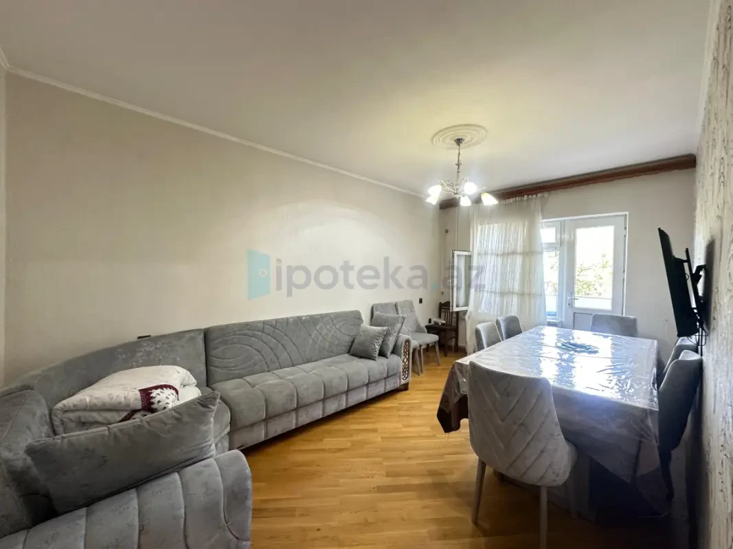 Satılır 3 otaqlı köhnə tikili 80 m²