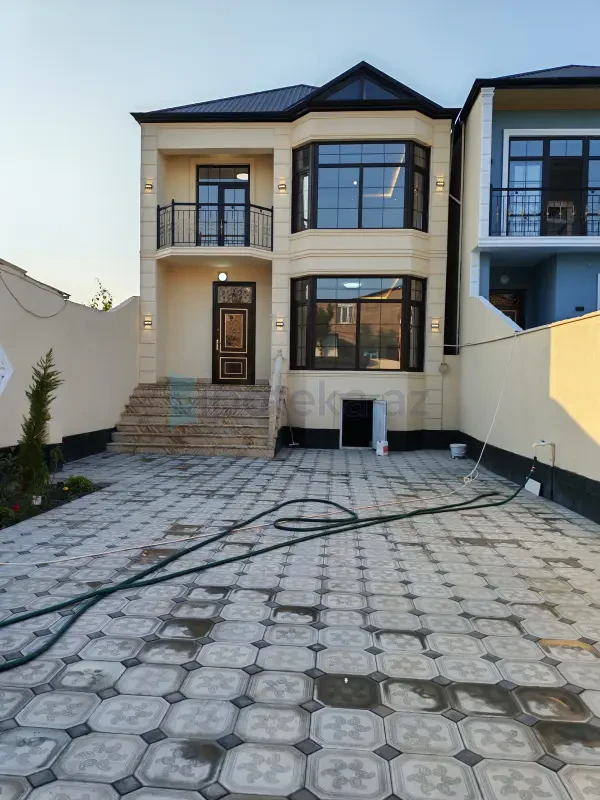 Satılır 5 otaqlı həyət evi 140 m²
