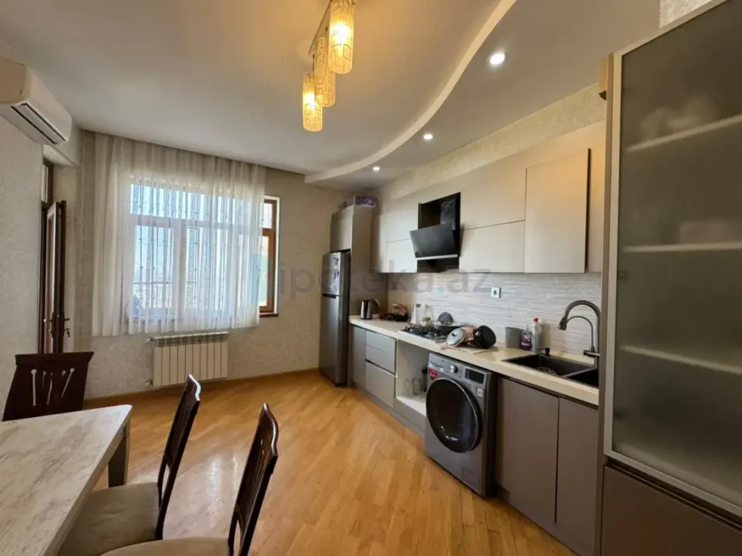 Satılır 4 otaqlı yeni tikili 1235 m²