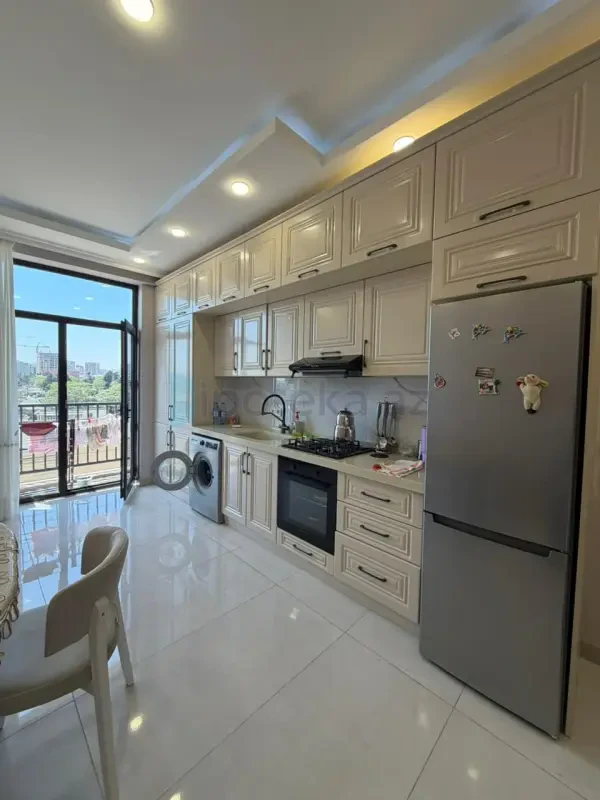 Satılır 2 otaqlı yeni tikili 61 m²