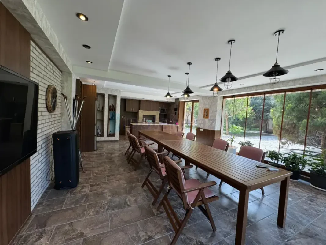 Satılır 8 otaqlı mənzil 500 m²