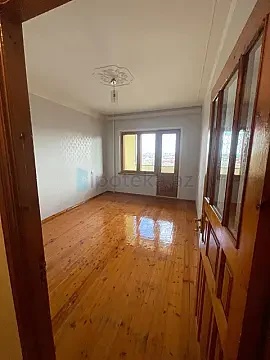 Satılır 3 otaqlı köhnə tikili 90 m² — Bakı, Bakıxanov 3 otaq 90.00 m²