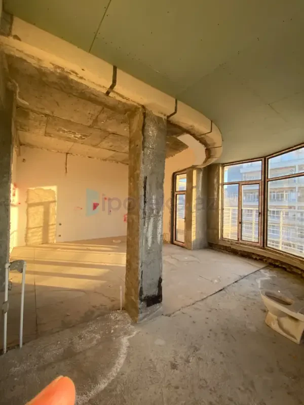 Satılır 4 otaqlı yeni tikili 210 m²