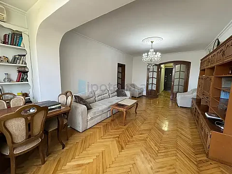 Satılır 3 otaqlı köhnə tikili 85 m² — Bakı, Nərimanov 3 otaq 85.00 m²