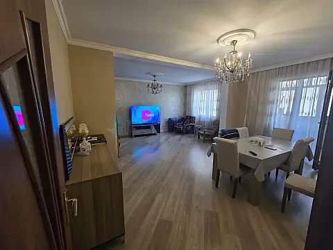 Satılır 4 otaqlı köhnə tikili 110 m² — Bakı, Yeni Yasamal 4 otaq 110.00 m²