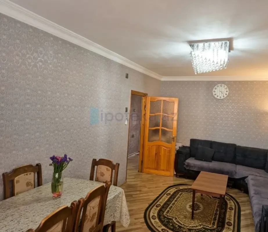 Satılır 3 otaqlı köhnə tikili 90 m²