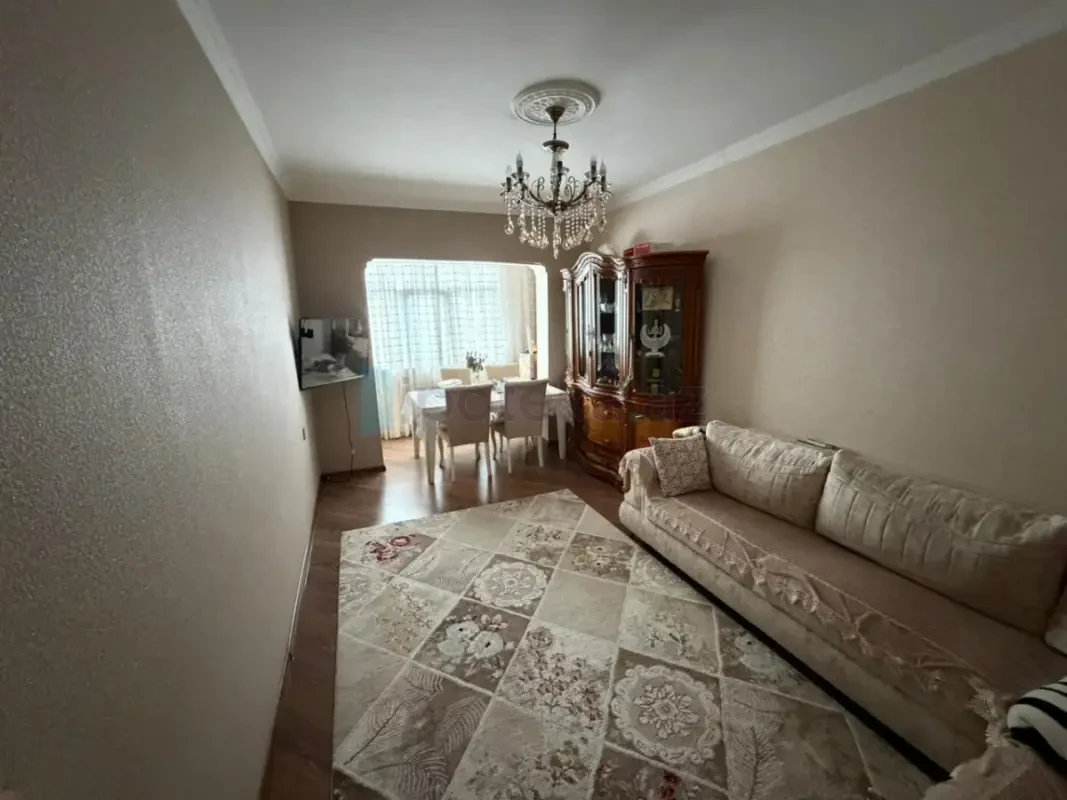 Satılır 2 otaqlı köhnə tikili 60 m²