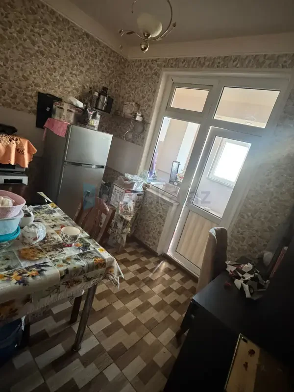Satılır 3 otaqlı köhnə tikili 60 m²