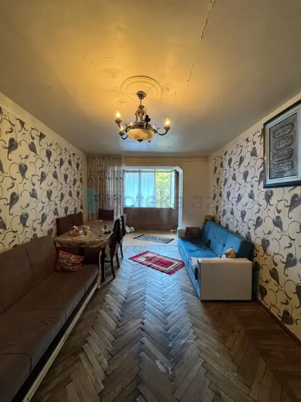 Satılır 2 otaqlı köhnə tikili 60 m²