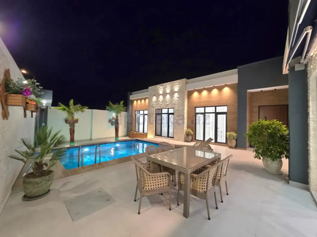 Satılır 4 otaqlı mənzil 150 m²