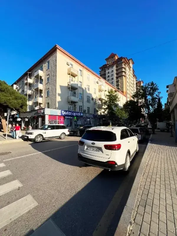Satılır 2 otaqlı köhnə tikili 70 m²