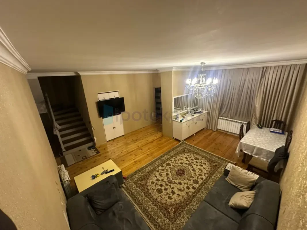 Satılır 5 otaqlı həyət evi 140 m²
