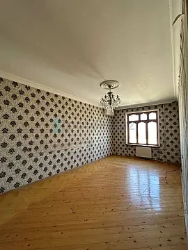 Satılır 4 otaqlı köhnə tikili 100 m² — Bakı, Qaraçuxur 4 otaq 100.00 m²