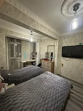 Satılır 3 otaqlı köhnə tikili 83 m² — Bakı, Yeni Yasamal 3 otaq 83.00 m²