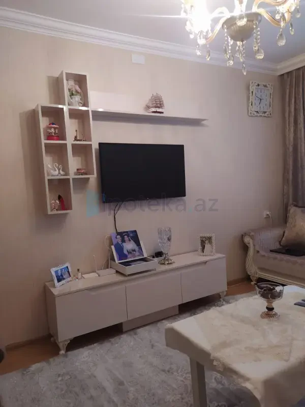 Satılır 2 otaqlı köhnə tikili 60 m²