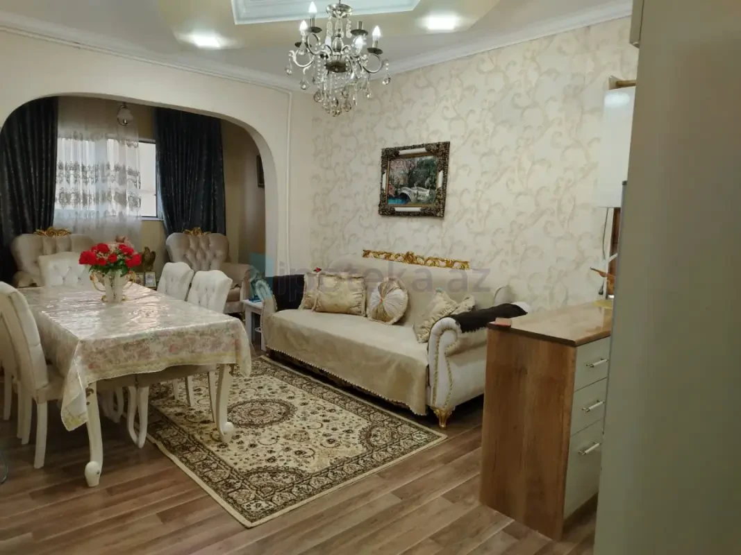 Satılır 2 otaqlı köhnə tikili 70 m²