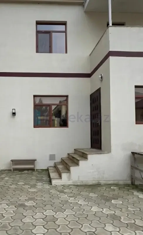 Satılır 5 otaqlı həyət evi 165 m²