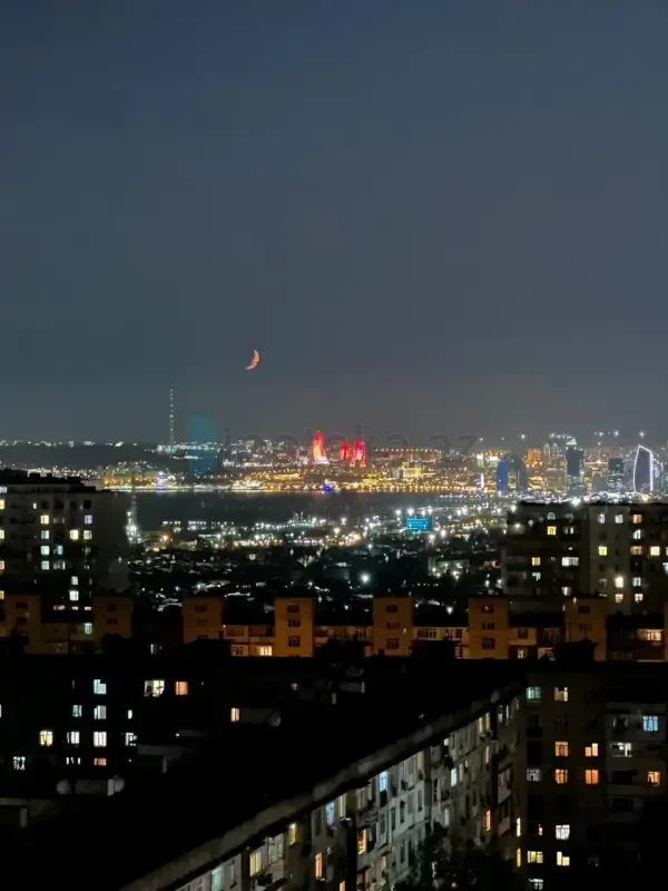 Satılır 3 otaqlı köhnə tikili 100 m²