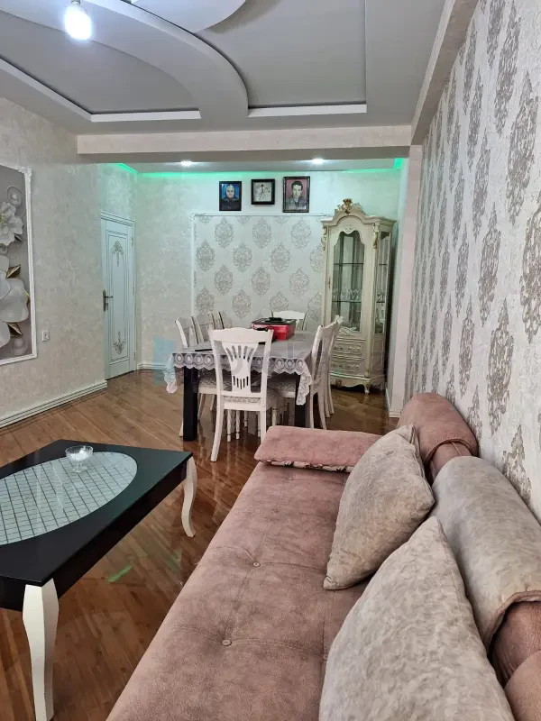 Satılır 4 otaqlı yeni tikili 130 m²