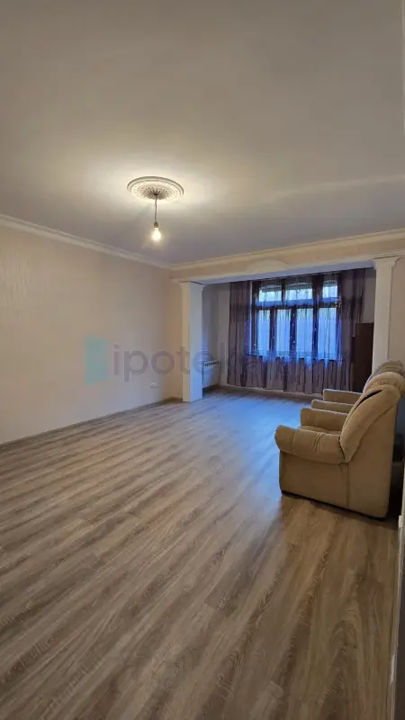 Satılır 2 otaqlı köhnə tikili 50 m²