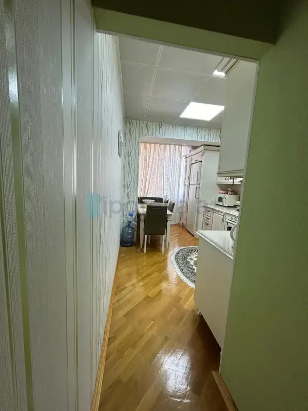 Satılır 2 otaqlı köhnə tikili 52 m²