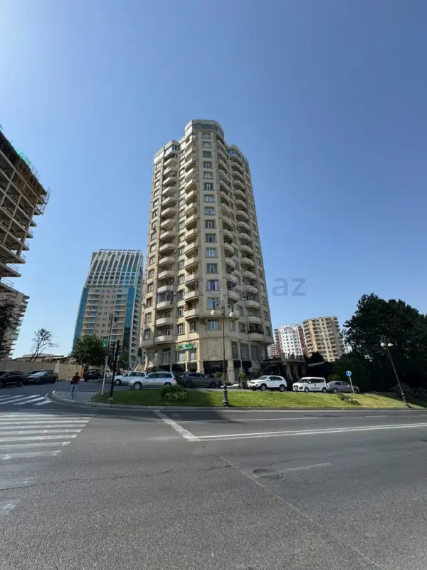 Satılır 5 otaqlı yeni tikili 290 m²