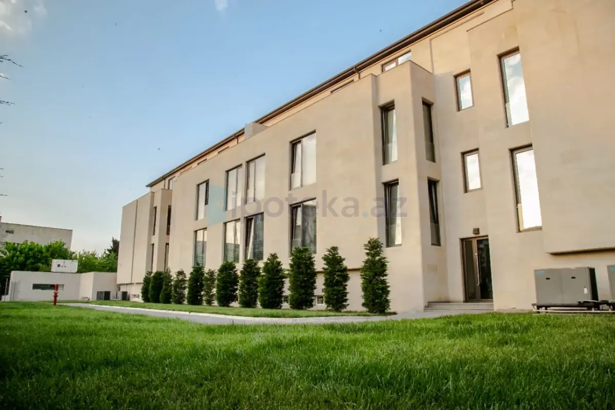 Satılır 20 otaqlı obyekt 3200 m²