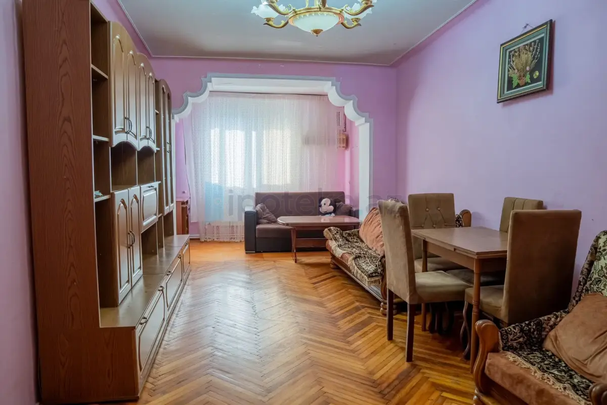 Satılır 3 otaqlı köhnə tikili 70 m²