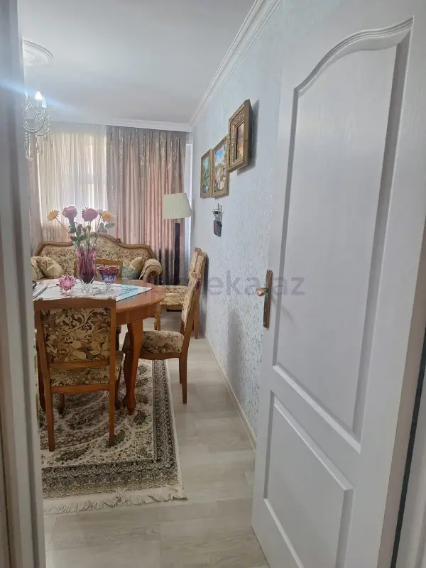 Satılır 3 otaqlı köhnə tikili 120 m²