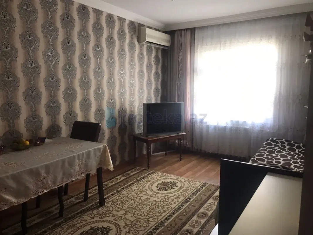 Satılır 2 otaqlı köhnə tikili 60 m²