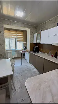 Satılır 4 otaqlı köhnə tikili 115 m² — Bakı, Bakıxanov 4 otaq 115.00 m²