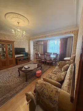Satılır 4 otaqlı köhnə tikili 110 m² — Bakı, Bakıxanov 4 otaq 110.00 m²
