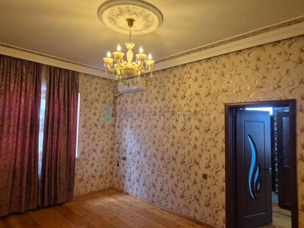 Satılır 4 otaqlı həyət evi 100 m²