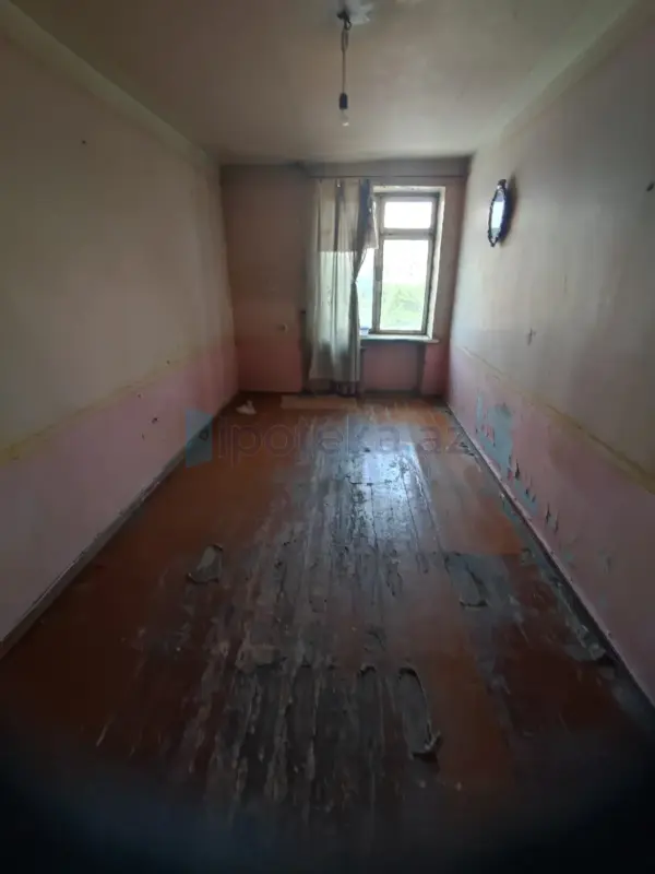 Satılır 2 otaqlı köhnə tikili 50 m²