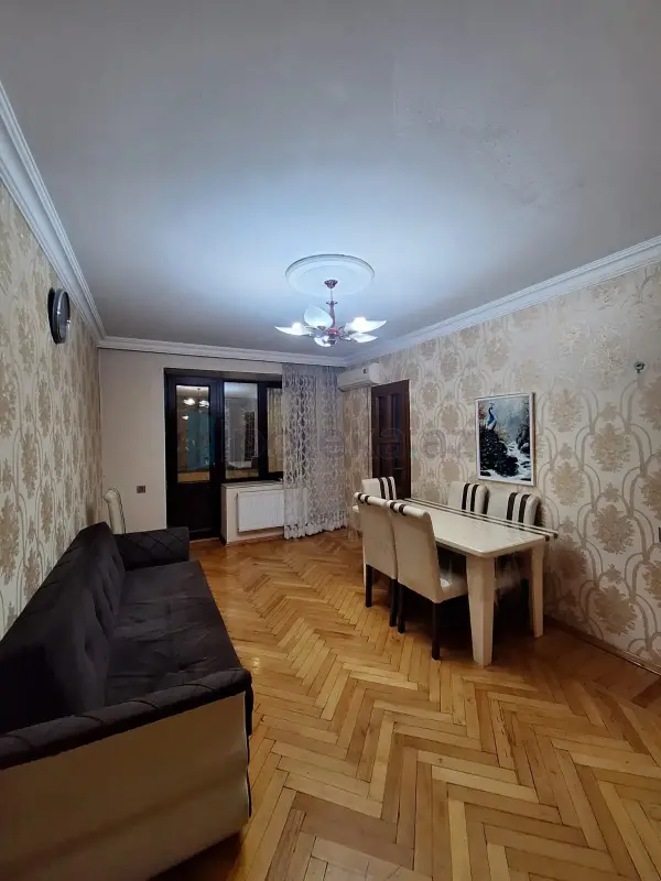 Satılır 2 otaqlı köhnə tikili 50 m²