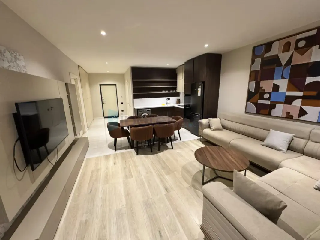 Satılır 3 otaqlı yeni tikili 140 m²