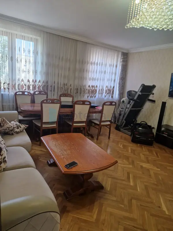 Satılır 3 otaqlı köhnə tikili 100 m²