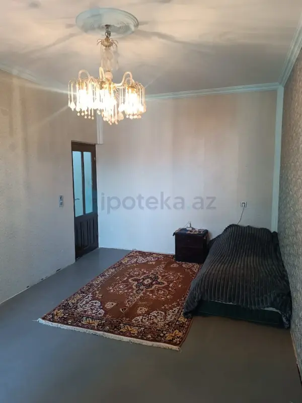 Satılır 4 otaqlı köhnə tikili 90 m²