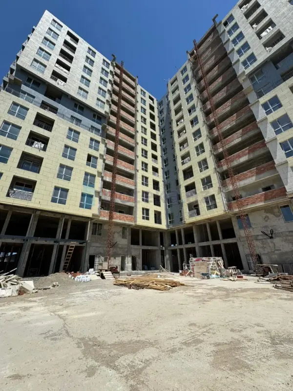 Satılır 2 otaqlı yeni tikili 100 m²