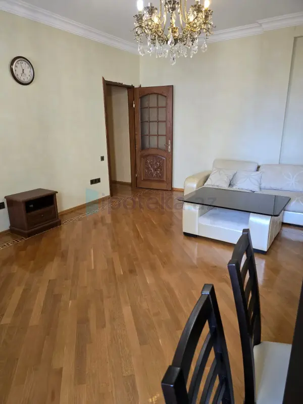 Satılır 3 otaqlı yeni tikili 135 m²
