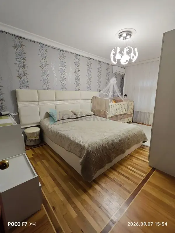 Satılır 3 otaqlı köhnə tikili 82 m²
