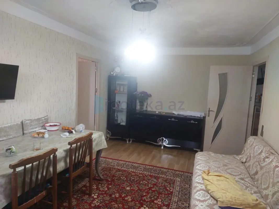 Satılır 2 otaqlı köhnə tikili 50 m²