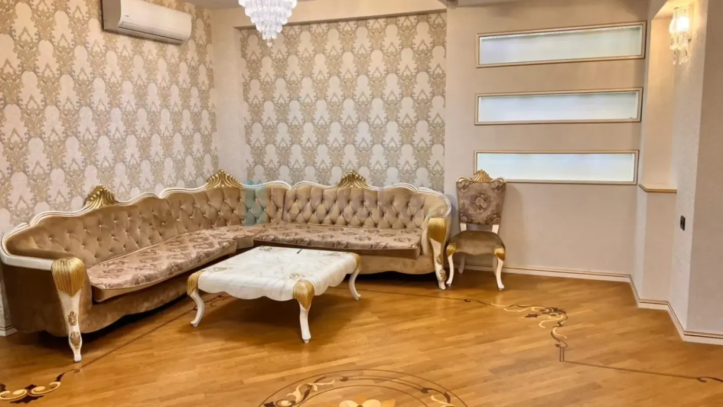 Satılır 4 otaqlı yeni tikili 176 m²
