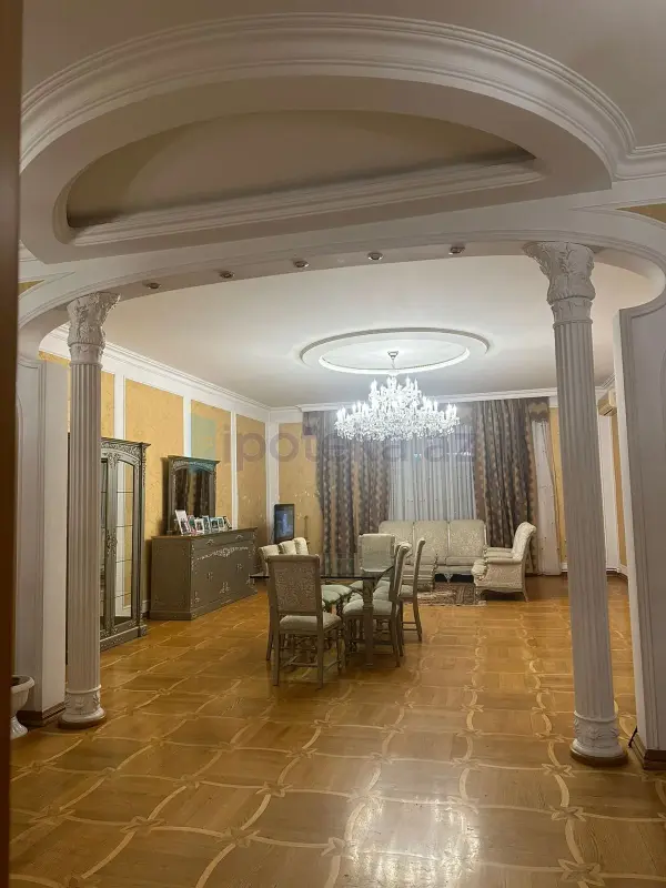 Satılır 4 otaqlı yeni tikili 200 m²