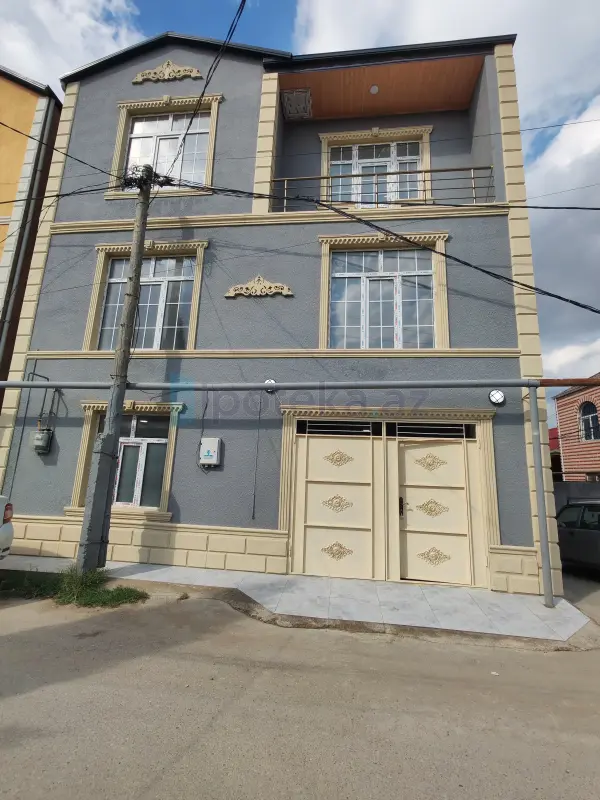 Satılır 5 otaqlı həyət evi 210 m²