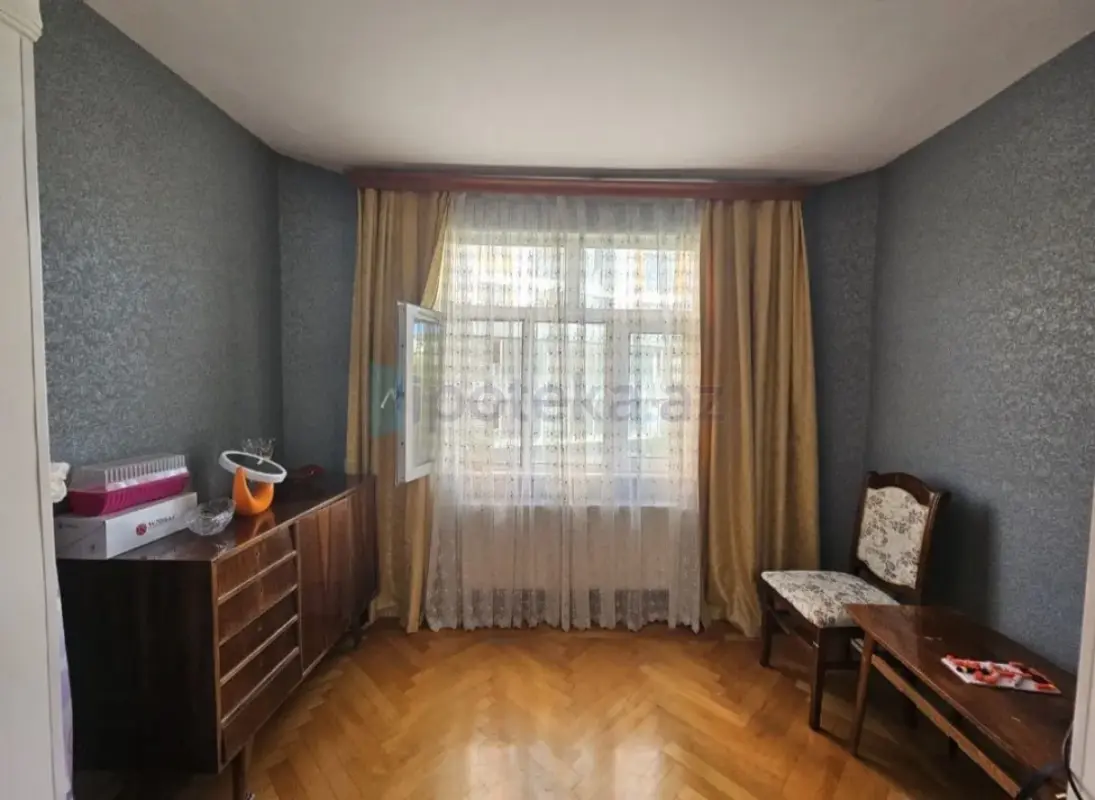 Satılır 3 otaqlı köhnə tikili 71 m²