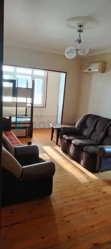 Satılır 2 otaqlı köhnə tikili 65 m²