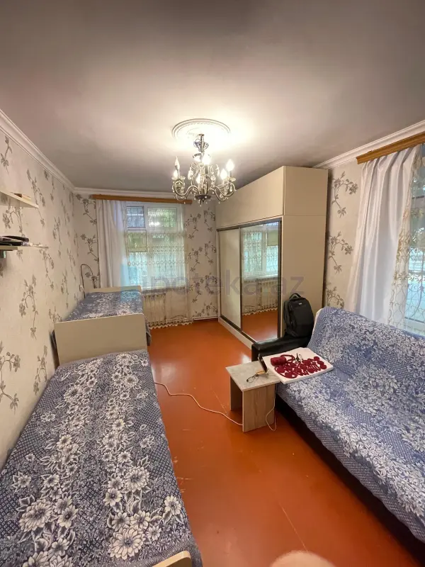 Satılır 1 otaqlı köhnə tikili 32 m²