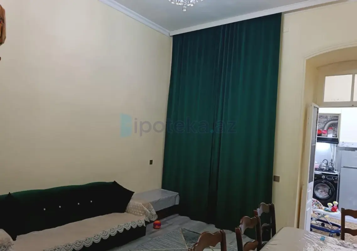Satılır 2 otaqlı köhnə tikili 56 m²
