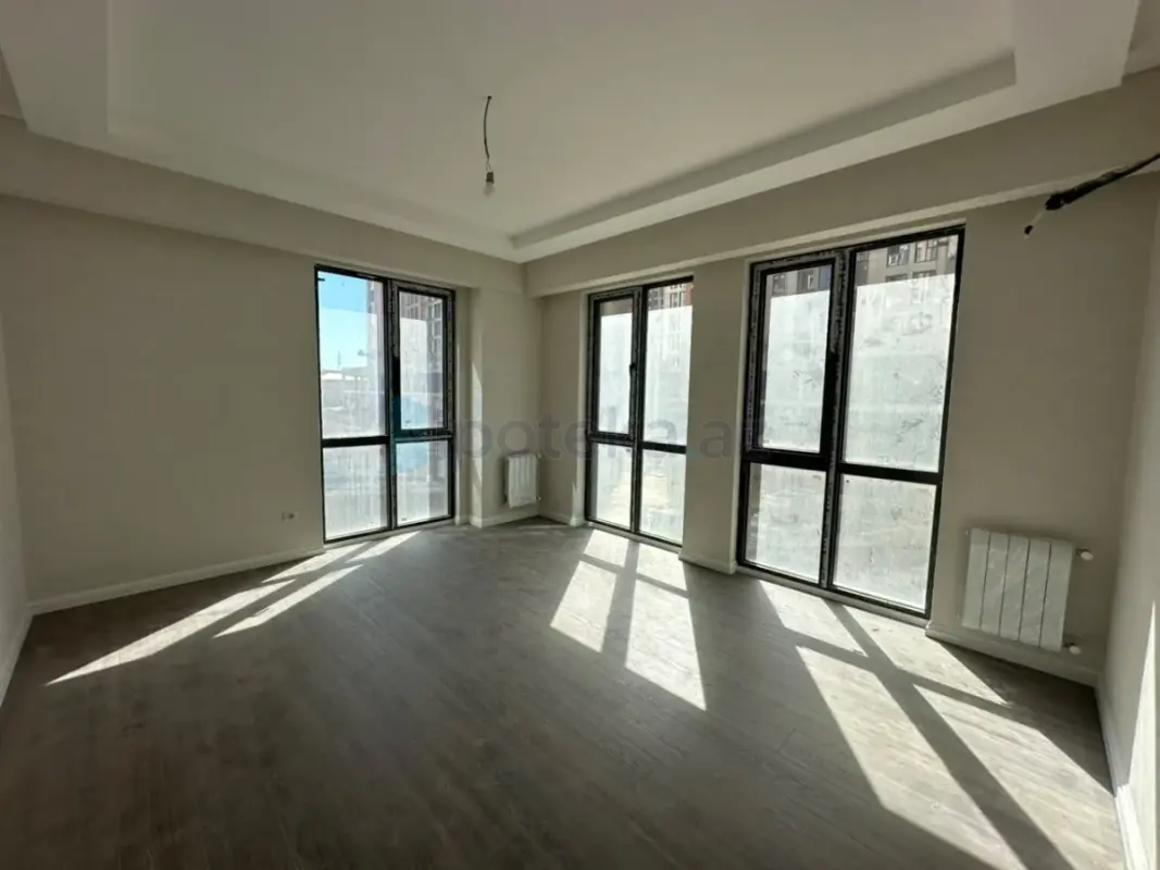 Satılır 2 otaqlı yeni tikili 64 m²